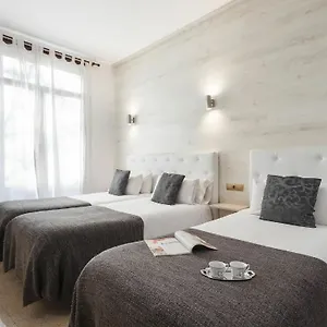Apartmentos Ramblas 108 3*, Barcelona España